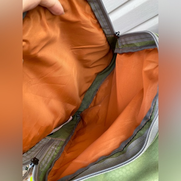 High Sierra one shoulder backpack - Picture 11 of 12